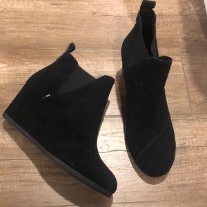 Toms Wedge Booties; Sz 10